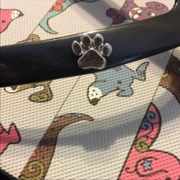 Flip Flops With Dog Print - Picture 4 of 8